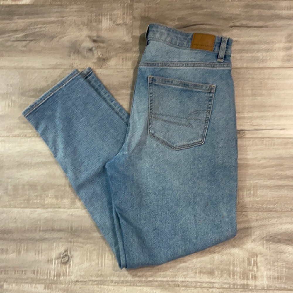 American Eagle Mom Stretch Lightwash Jeans